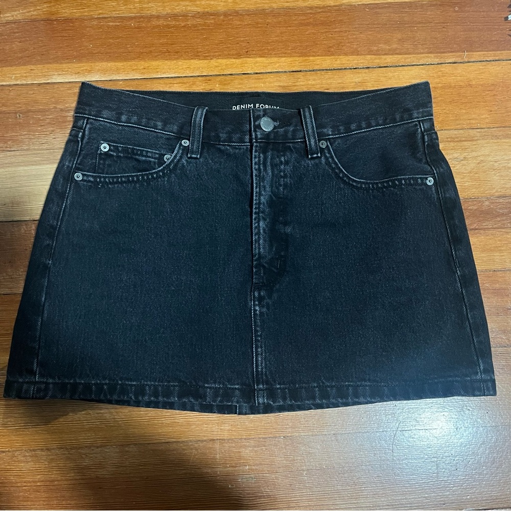 Aritzia 90s Ricci Denim Skirt - Size 27